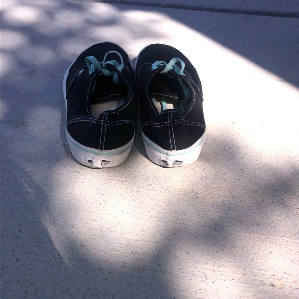 Vans - Picture 3 of 3